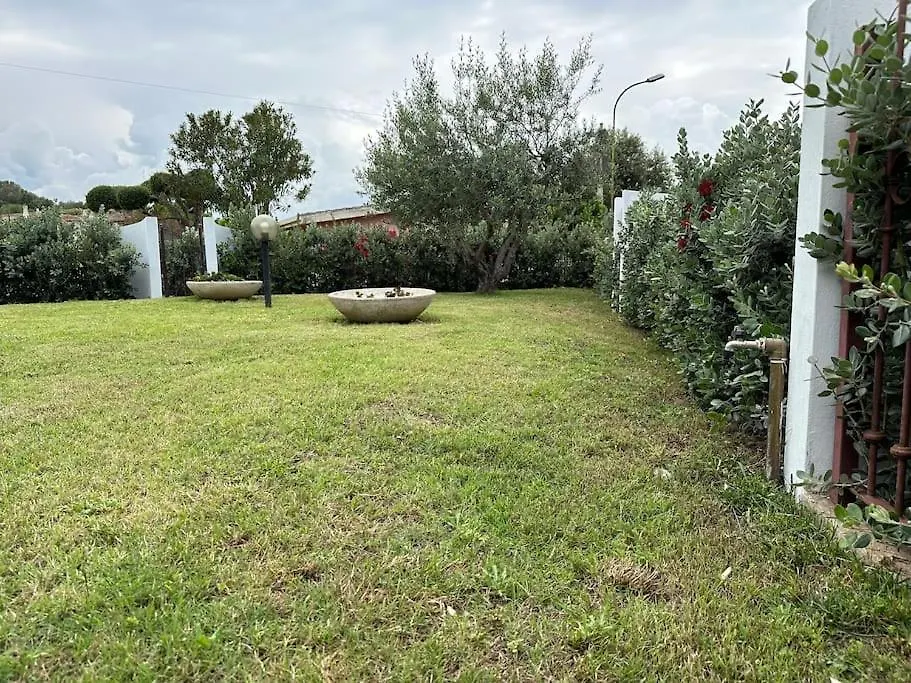 Villa A 2 Passi Dal Mare Àrbatax 0*,  Ιταλία